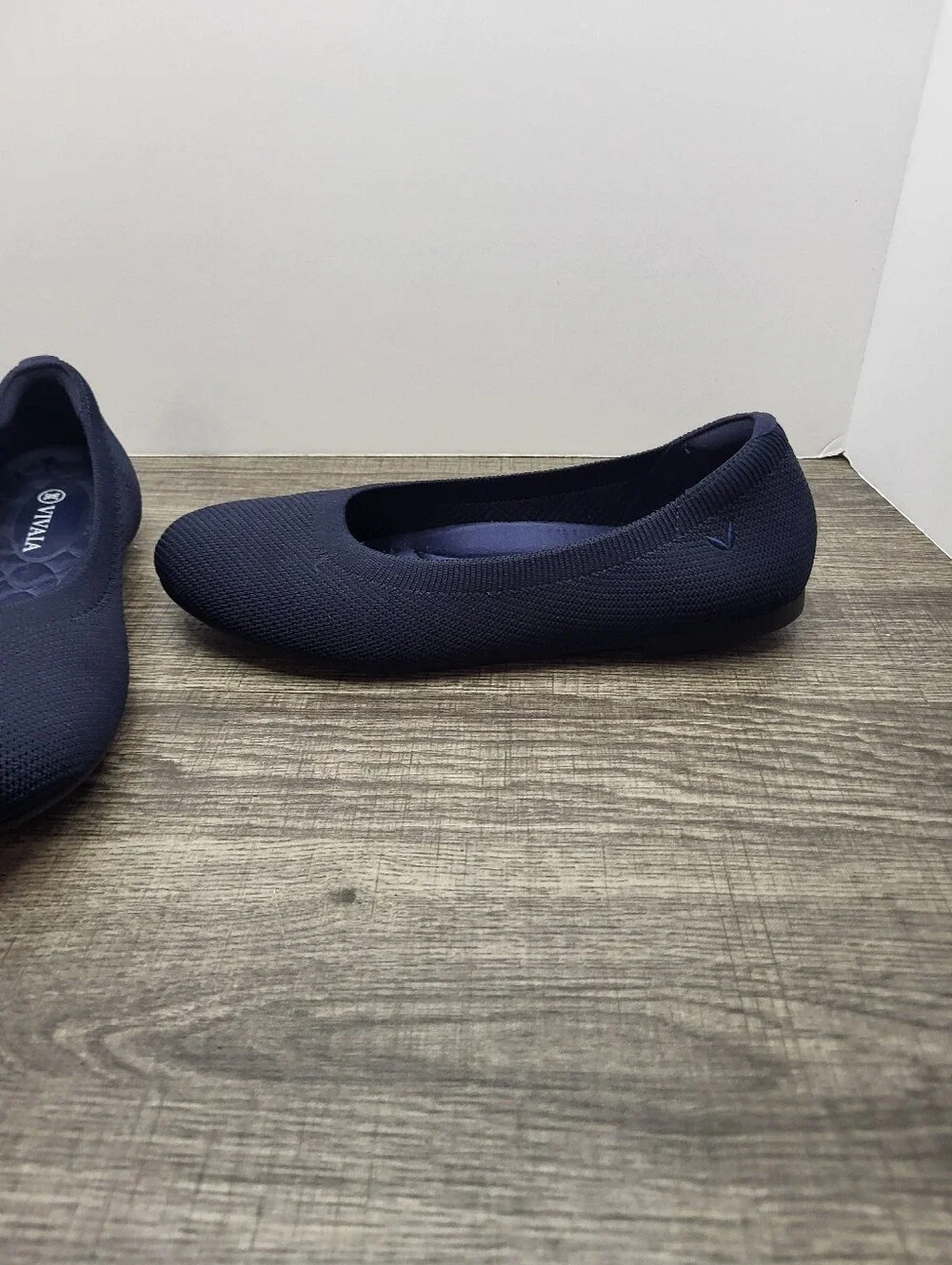 Vivaia Claire Round Toe Flats Shoes Slip-On Navy Blue Womens Size Us 7.5 Eu 38.5